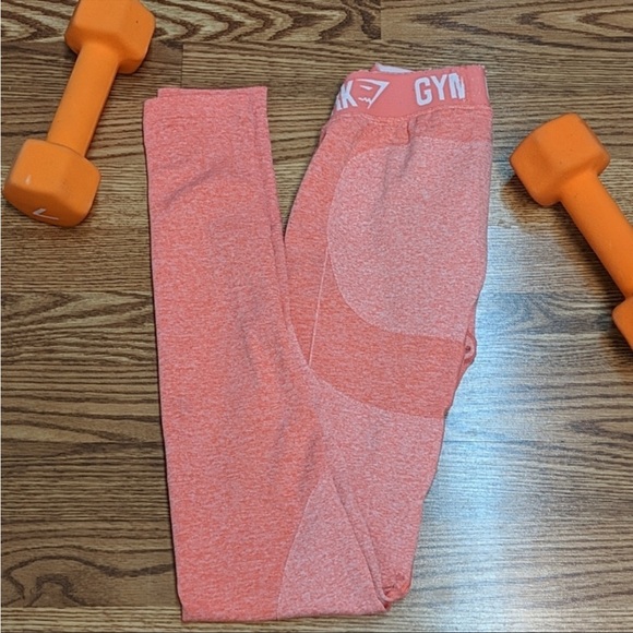 Dry-fit gym shark leggings - Picture 3 of 3